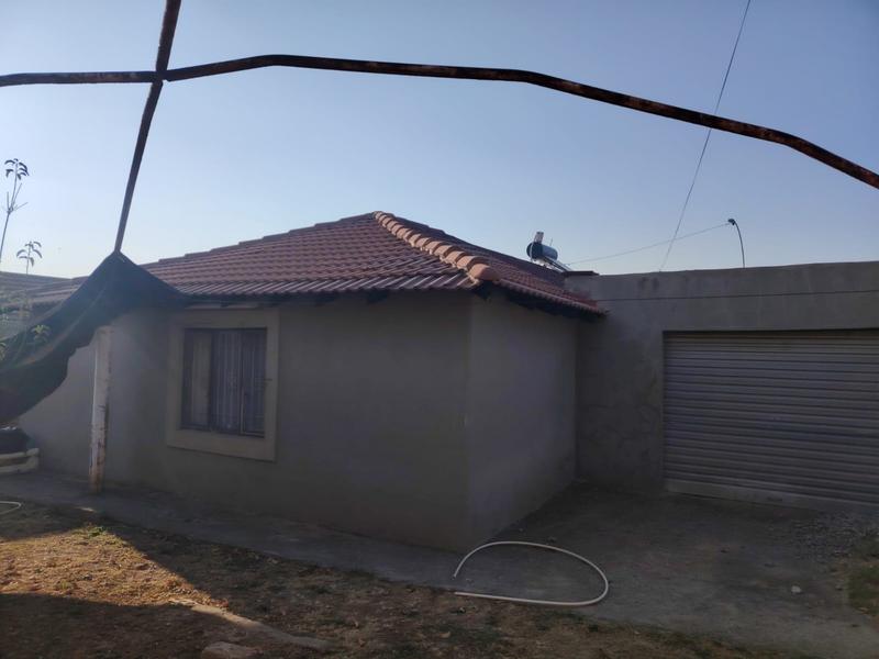 4 Bedroom Property for Sale in Lenasia Gauteng