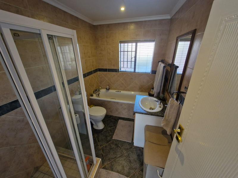 3 Bedroom Property for Sale in Monavoni Gauteng