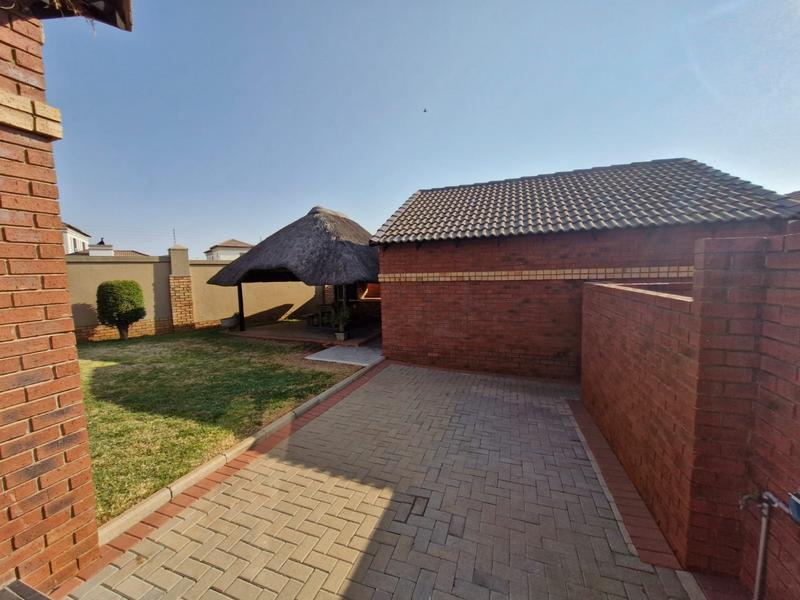 3 Bedroom Property for Sale in Monavoni Gauteng