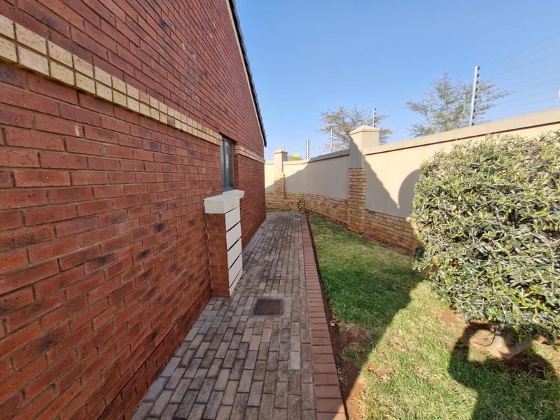 3 Bedroom Property for Sale in Monavoni Gauteng