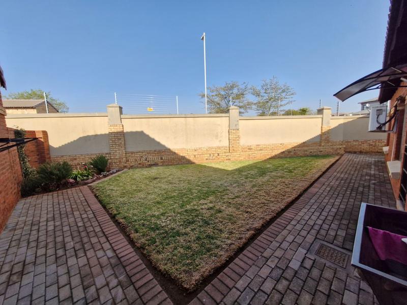 3 Bedroom Property for Sale in Monavoni Gauteng