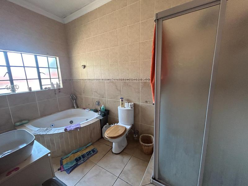 4 Bedroom Property for Sale in The Reeds Gauteng