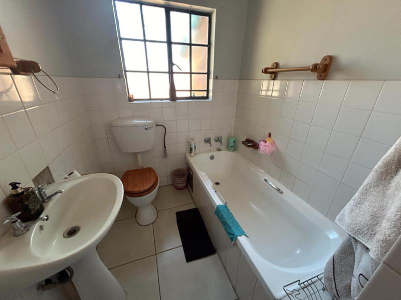 4 Bedroom Property for Sale in The Reeds Gauteng