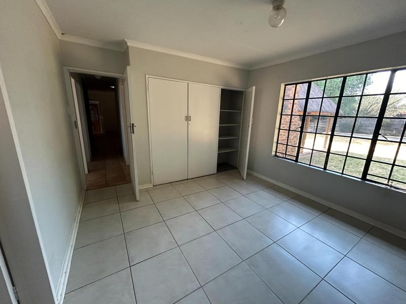 4 Bedroom Property for Sale in The Reeds Gauteng