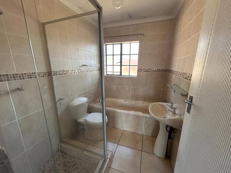 4 Bedroom Property for Sale in The Reeds Gauteng