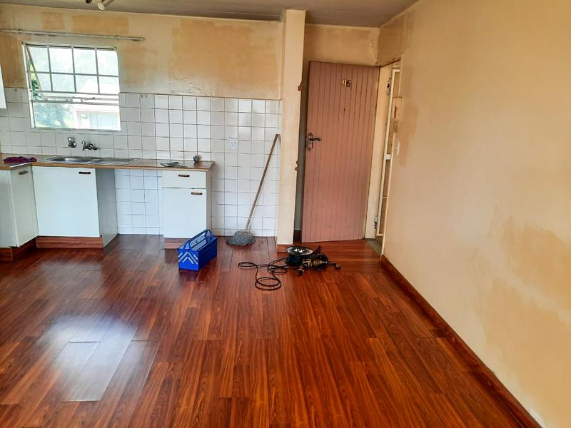 1 Bedroom Property for Sale in Roodepoort Gauteng