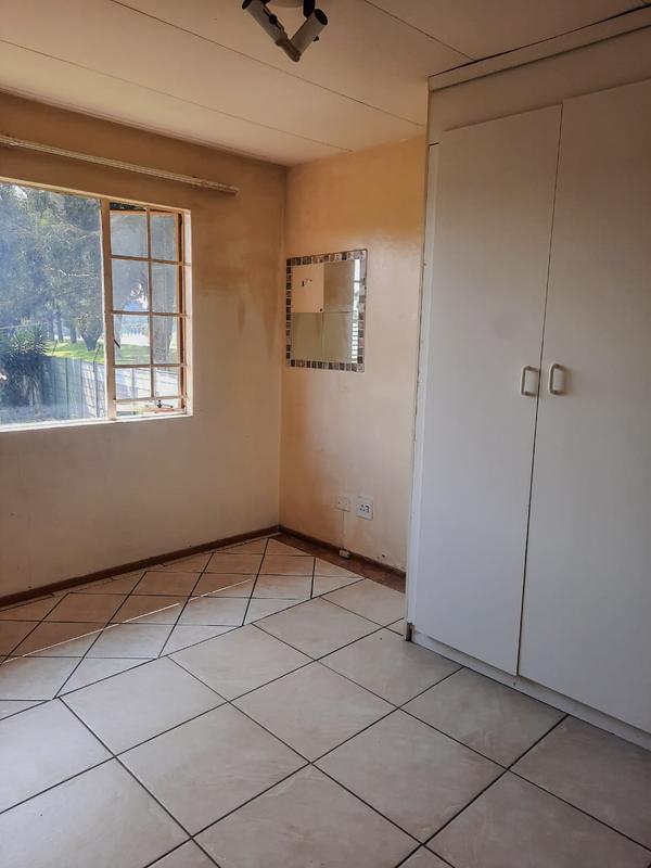 1 Bedroom Property for Sale in Roodepoort Gauteng