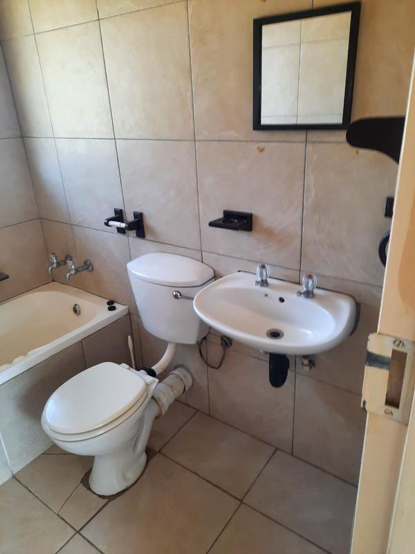 1 Bedroom Property for Sale in Roodepoort Gauteng