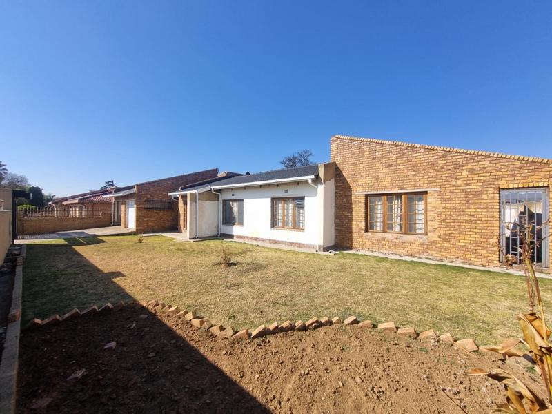 3 Bedroom Property for Sale in Mackenzie Park Gauteng