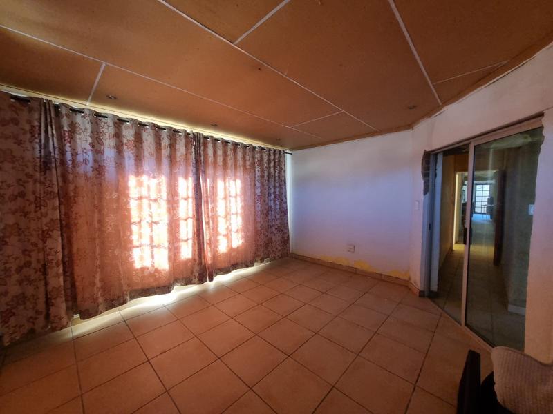 3 Bedroom Property for Sale in Mackenzie Park Gauteng