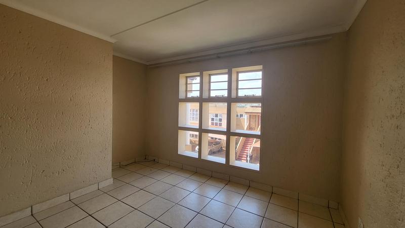 To Let 2 Bedroom Property for Rent in Ridgeway Gauteng