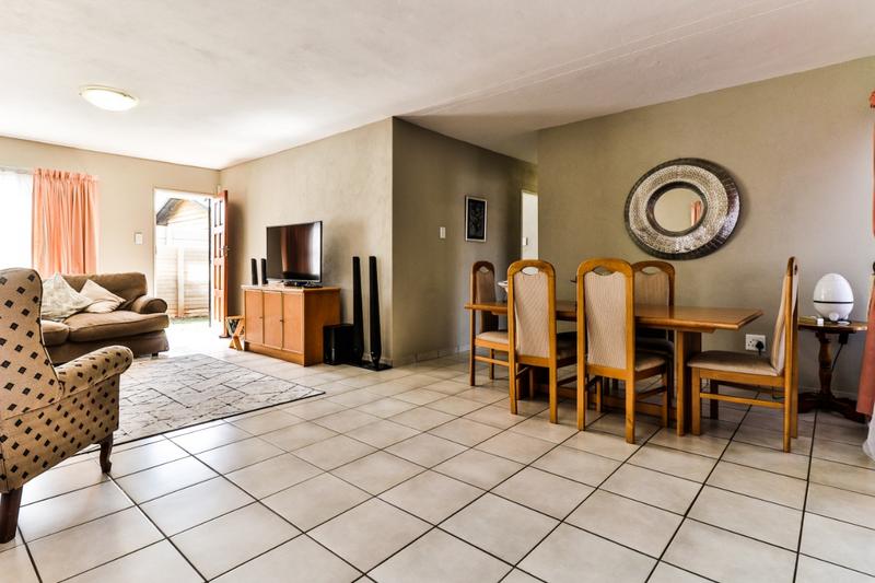 To Let 3 Bedroom Property for Rent in Strubenvale Gauteng