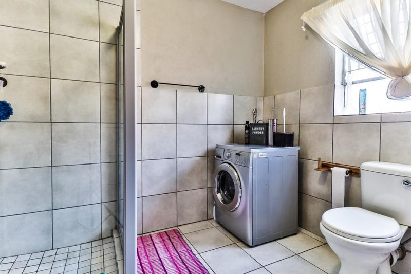 To Let 3 Bedroom Property for Rent in Strubenvale Gauteng