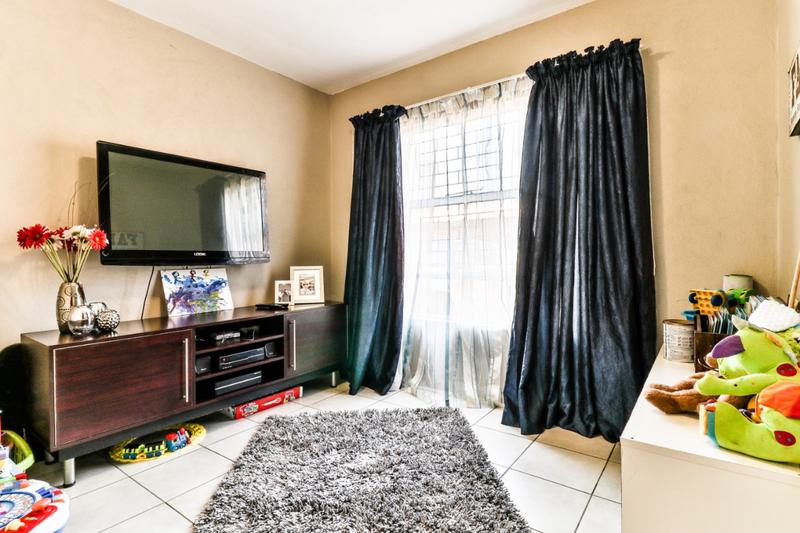 To Let 3 Bedroom Property for Rent in Strubenvale Gauteng