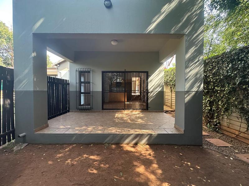 To Let 1 Bedroom Property for Rent in Emmarentia Gauteng