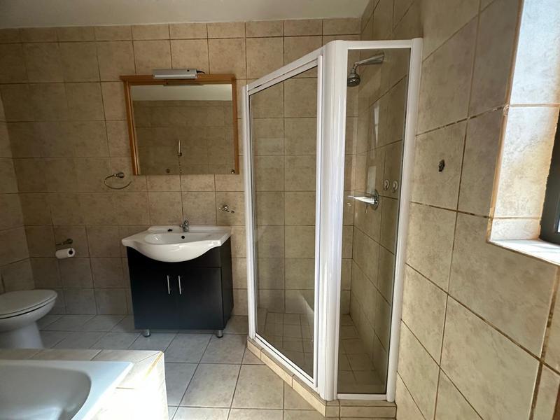 To Let 1 Bedroom Property for Rent in Emmarentia Gauteng