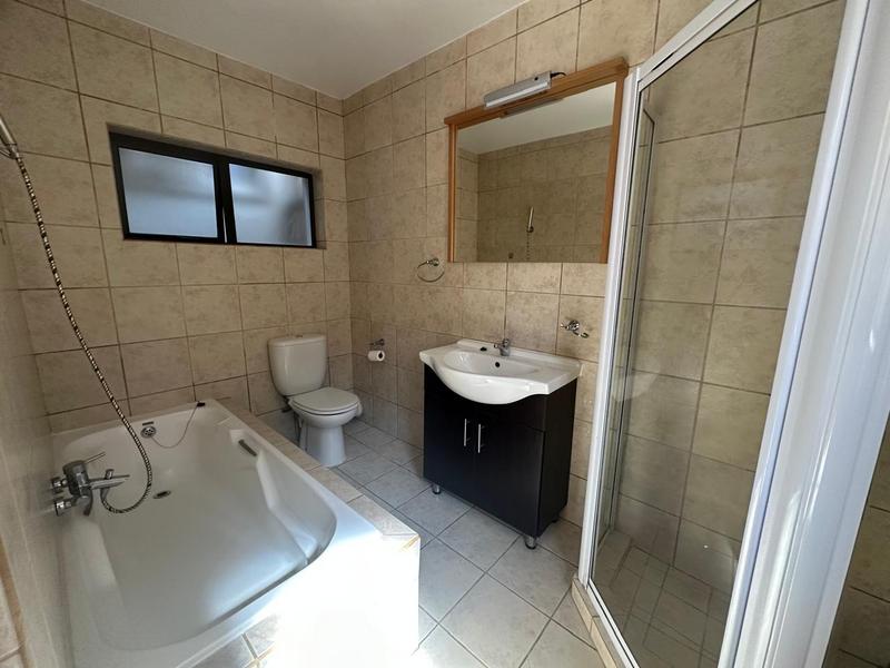 To Let 1 Bedroom Property for Rent in Emmarentia Gauteng