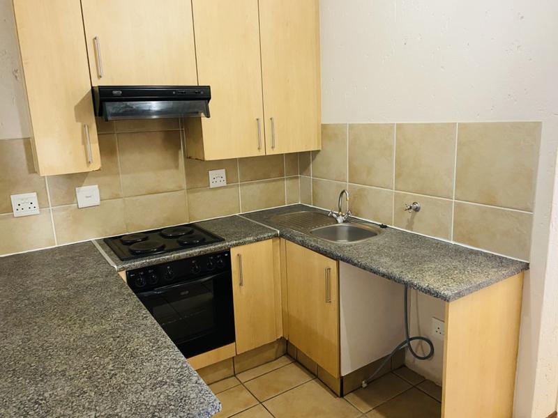 To Let 1 Bedroom Property for Rent in Lonehill Gauteng