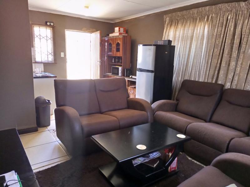 2 Bedroom Property for Sale in Protea Glen Gauteng