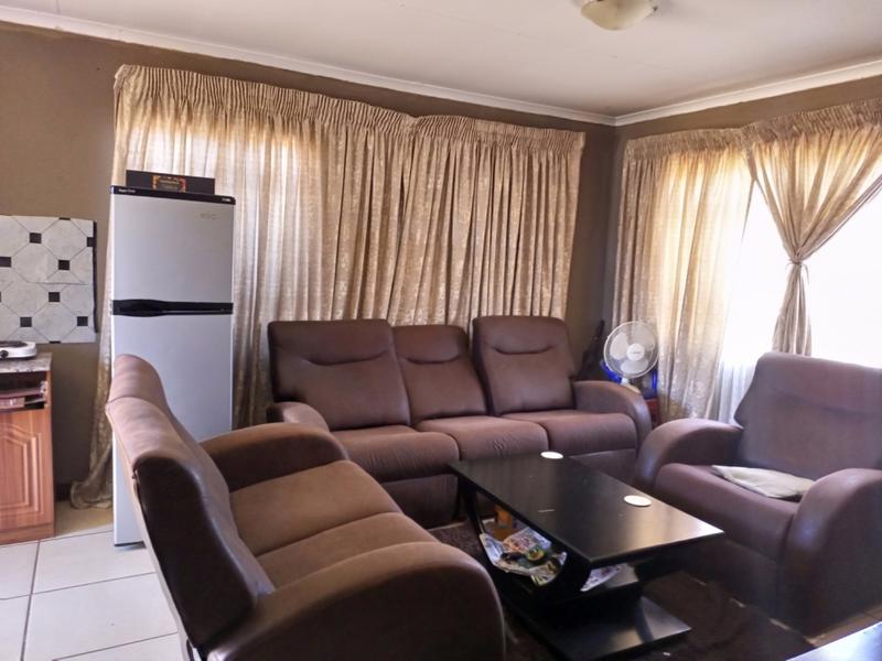 2 Bedroom Property for Sale in Protea Glen Gauteng