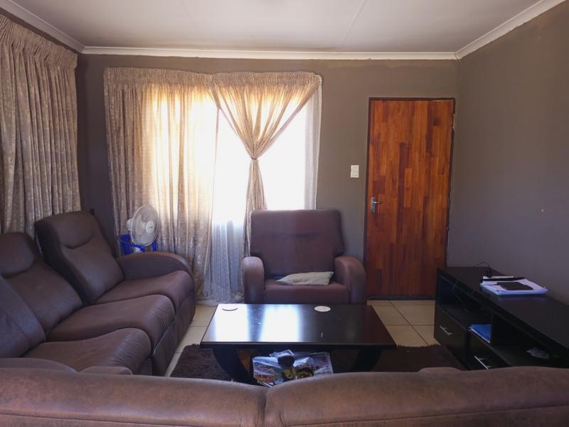 2 Bedroom Property for Sale in Protea Glen Gauteng