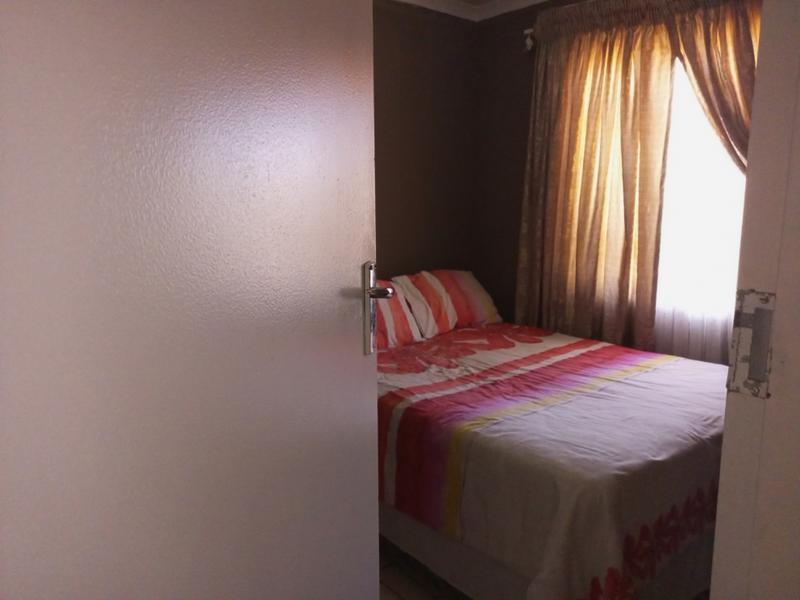 2 Bedroom Property for Sale in Protea Glen Gauteng