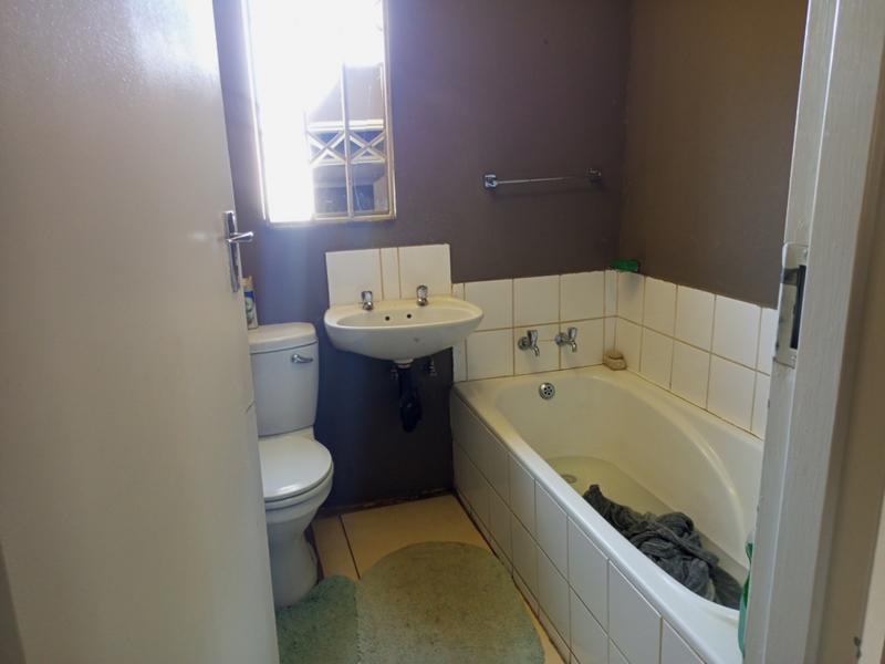 2 Bedroom Property for Sale in Protea Glen Gauteng