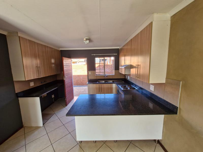 3 Bedroom Property for Sale in Monavoni Gauteng