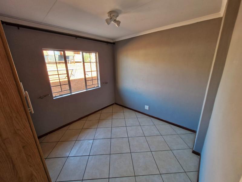 3 Bedroom Property for Sale in Monavoni Gauteng