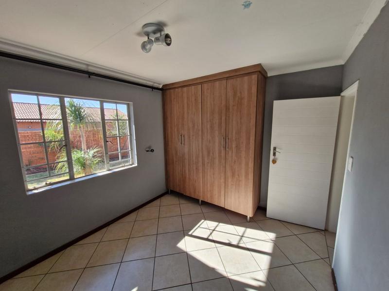 3 Bedroom Property for Sale in Monavoni Gauteng