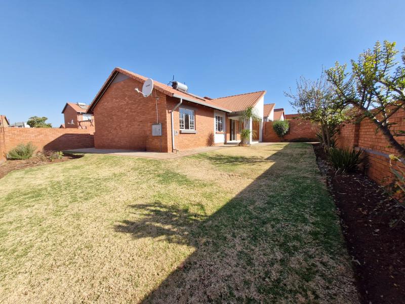 3 Bedroom Property for Sale in Monavoni Gauteng