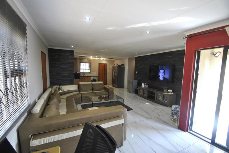 4 Bedroom Property for Sale in Klippoortjie Gauteng