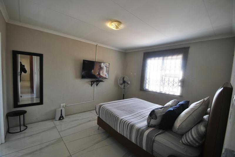 4 Bedroom Property for Sale in Klippoortjie Gauteng