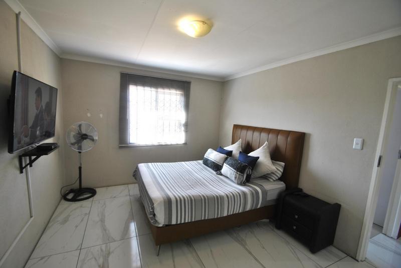 4 Bedroom Property for Sale in Klippoortjie Gauteng