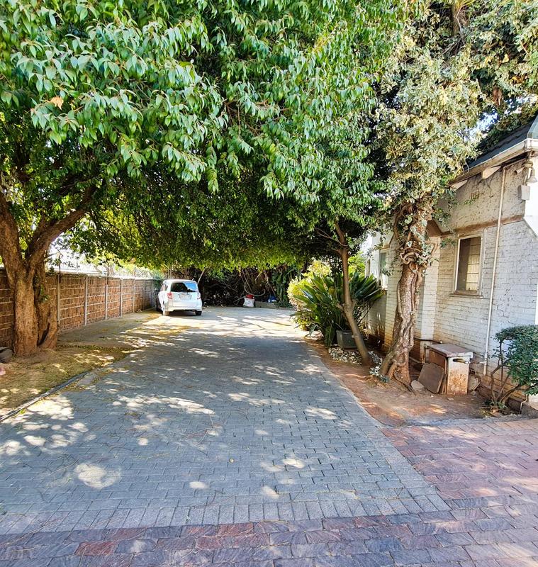 5 Bedroom Property for Sale in Orange Grove Gauteng