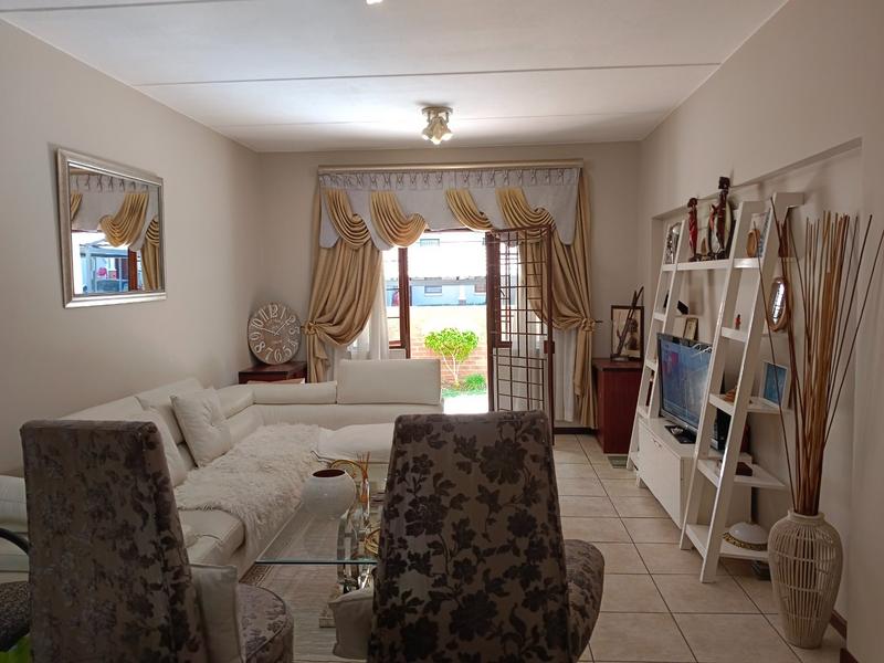 2 Bedroom Property for Sale in Paulshof Gauteng