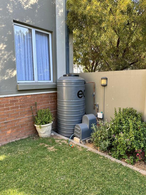 To Let 4 Bedroom Property for Rent in Broadacres Gauteng