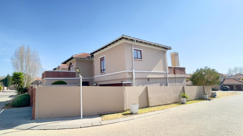 4 Bedroom Property for Sale in Broadacres Gauteng