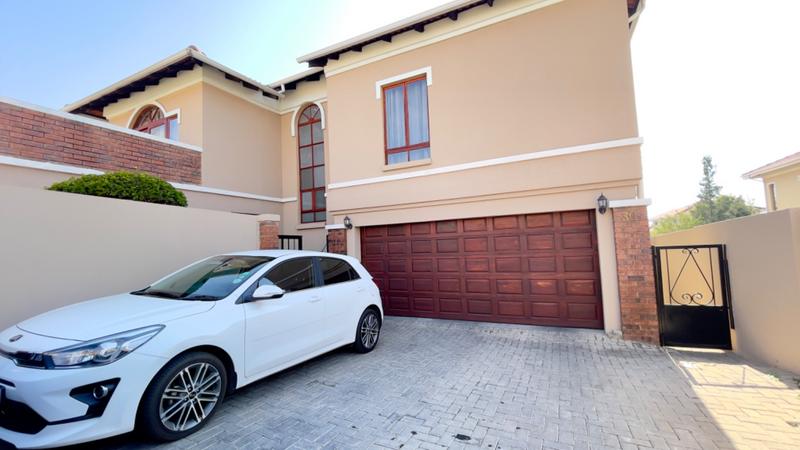 4 Bedroom Property for Sale in Broadacres Gauteng