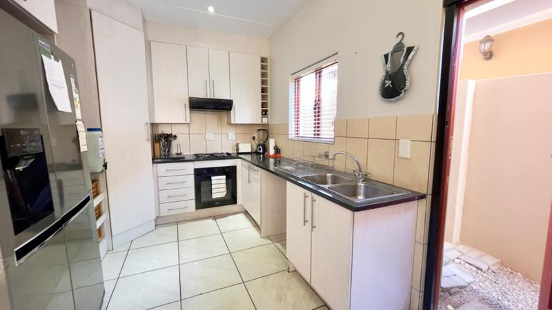 4 Bedroom Property for Sale in Broadacres Gauteng