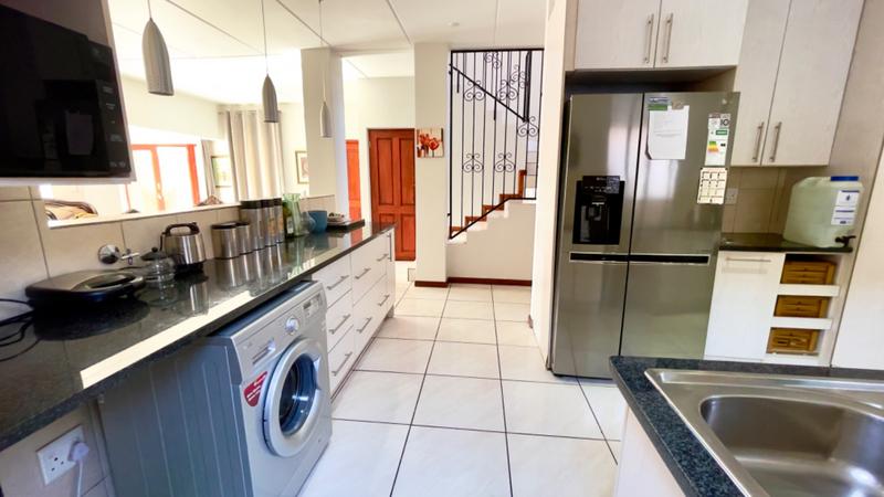 4 Bedroom Property for Sale in Broadacres Gauteng