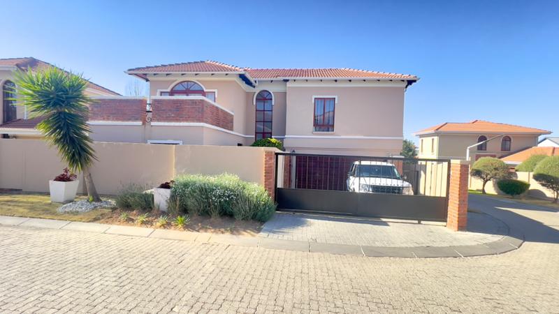 4 Bedroom Property for Sale in Broadacres Gauteng