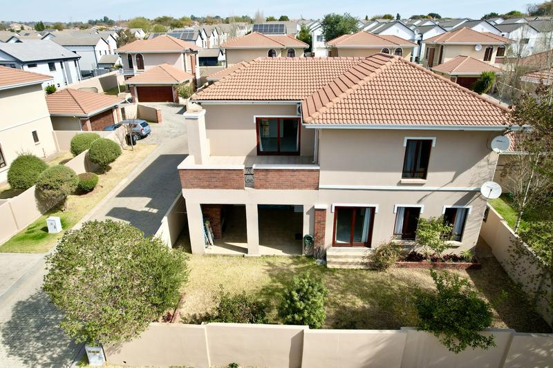 4 Bedroom Property for Sale in Broadacres Gauteng