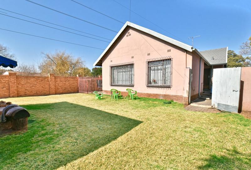 3 Bedroom Property for Sale in Roseacre Gauteng