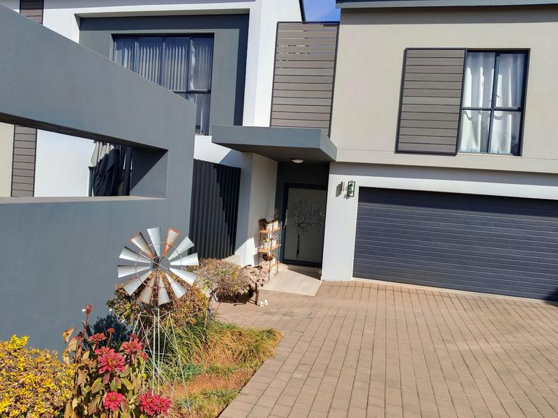 4 Bedroom Property for Sale in Midstream Ridge Gauteng