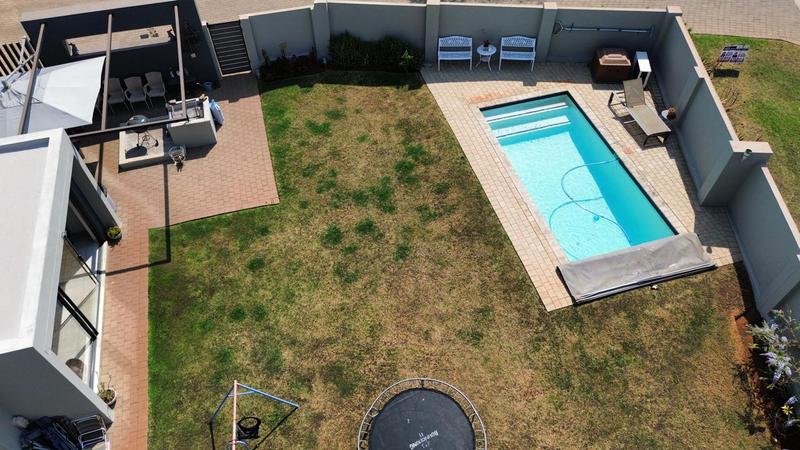 4 Bedroom Property for Sale in Midstream Ridge Gauteng