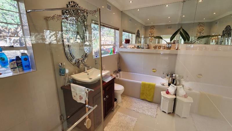 4 Bedroom Property for Sale in Glenvista Gauteng