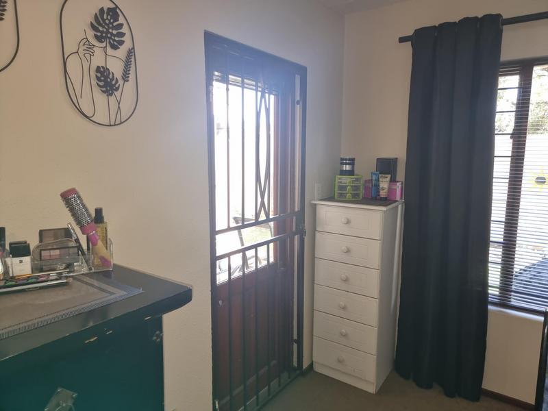 3 Bedroom Property for Sale in Dowerglen Gauteng