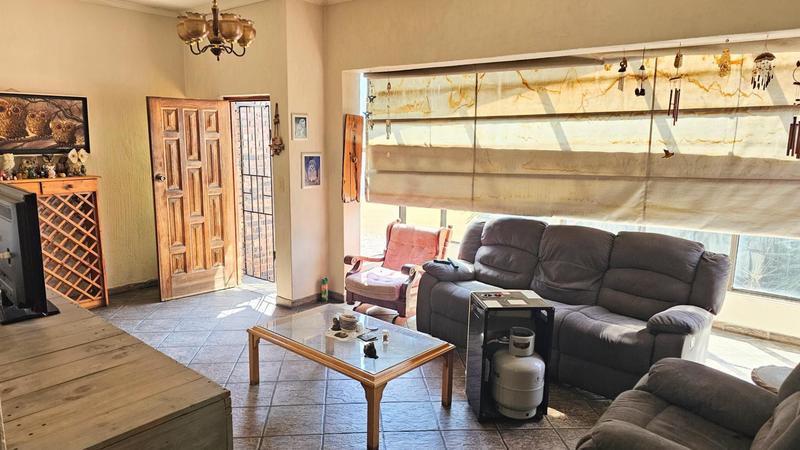 3 Bedroom Property for Sale in Illiondale Gauteng