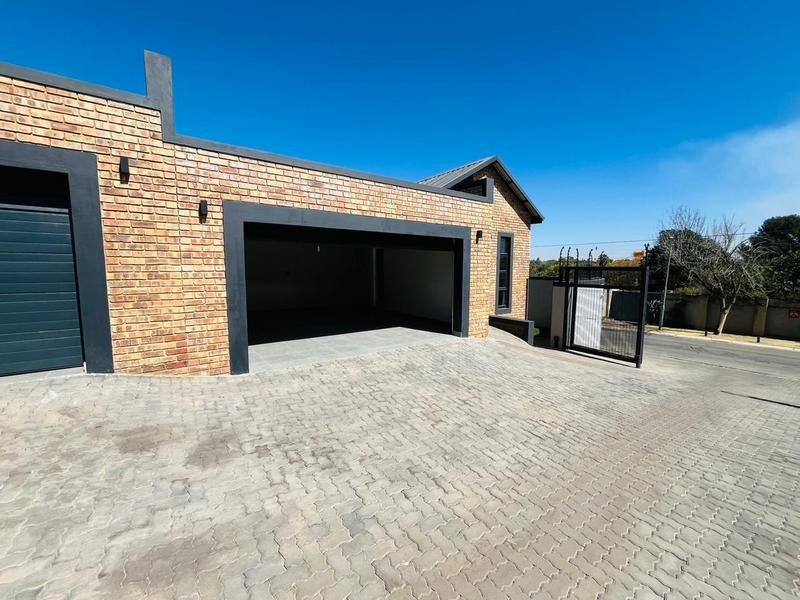 To Let 3 Bedroom Property for Rent in Ferndale Gauteng